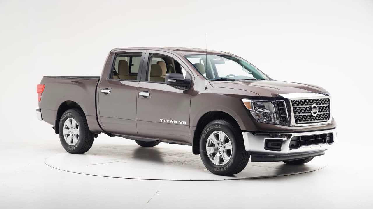 <b>Nissan Titan</b>
<br>Resistencia estructural: 
<b>Buena</b>
<br>Soporte al pasajero: 
<b>Aceptable</b>
<br>Protección de cuello y cabeza: 
<b>Buena</b>
<br>Protección de pecho:
<b>Buena</b>
<br>Protección de cadera y muslo: 
<b>Buena</b>
<br>Protección de parte baja de la pierna y pie: 
<b>Buena</b>
<br>
<br>Calificación general: 
<br>
<h3 class="cms-H3-H3">Buena</h3>