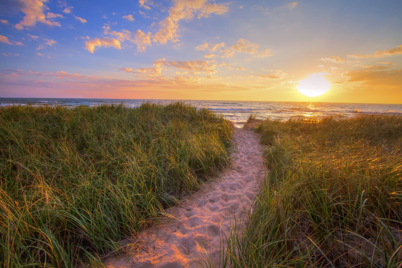 <h3 class="cms-H3-H3">4. Michigan</h3>
<br>
<br>🌡️ 
<b>Cambio en la temperatura promedio de 1895 a 2021:</b> +13.7%
<br>
<br>🌡️ 
<b>Temperatura promedio 2021: </b>47.4º F (8.5º C).
<br>
<br>🌡️ 
<b>Temperatura promedio 1895: </b>41.71º F (5.3º C).
<br>