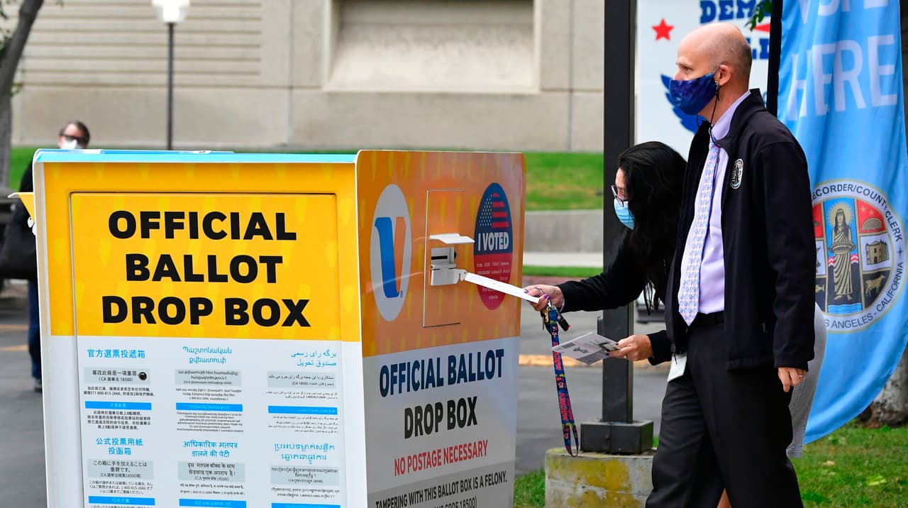 En el condado de Los Ángeles se contaron más de 2,000,000 de votos anticipados hasta el sábado 31 de octubre. Esta cifra cuadriplica la cifra de 508,000 boletas de voto anticipado registrado en comicios generales anteriores, marcando un nuevo récord de participación electoral.