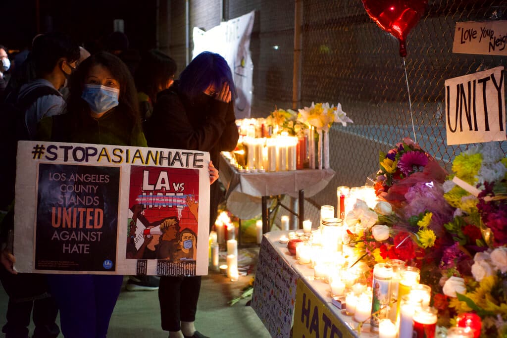 Vigilia en California por la masacre en spas de Georgia en marzo de 2021.