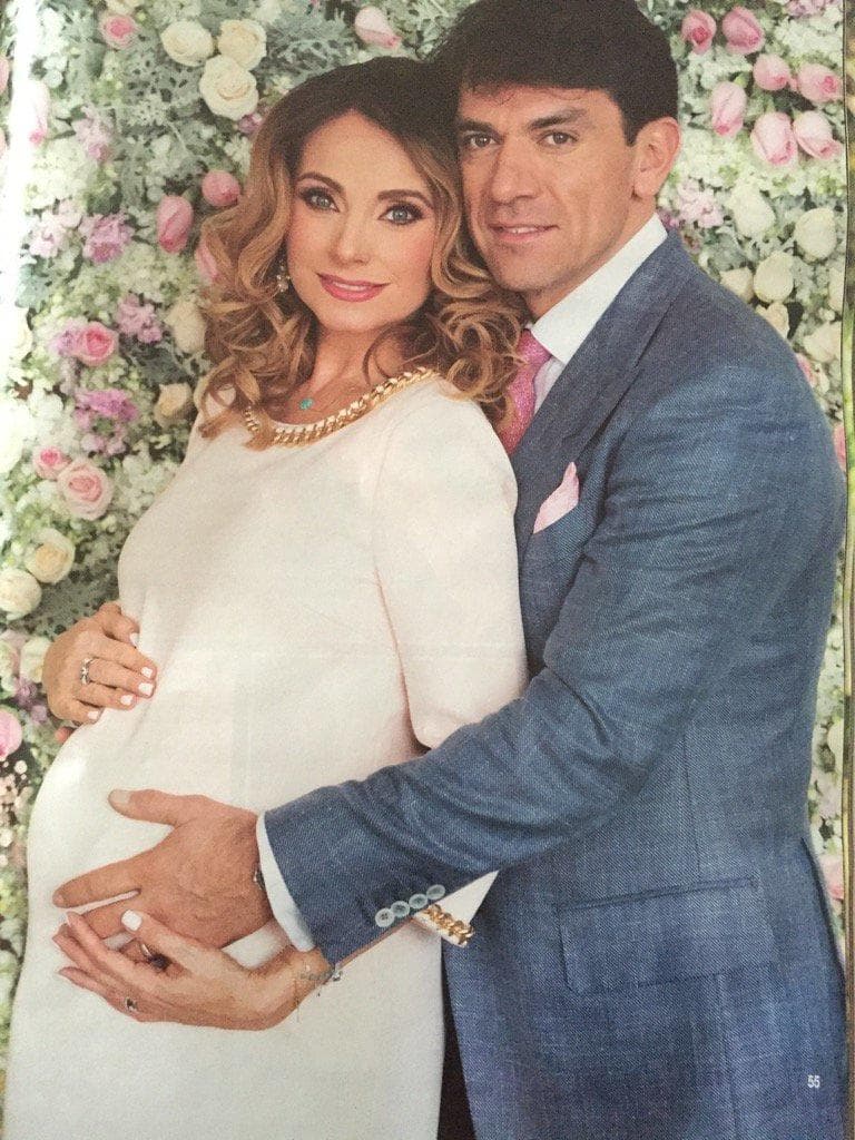 <b><a href="http://www.univision.com/temas/jorge-salinas">Salinas</a></b> también se mostró feliz en los nueve meses de gestación de su esposa: "Yo creo que ese nerviosismo y ansia porque ya vengan se contradice con las ganas de que todavía no lleguen porque te da miedo no ser un buen papá. Estoy disfrutando cada momento del espacio que la vida me permite para disfrutar esa barriguita llena de vida y de luz".