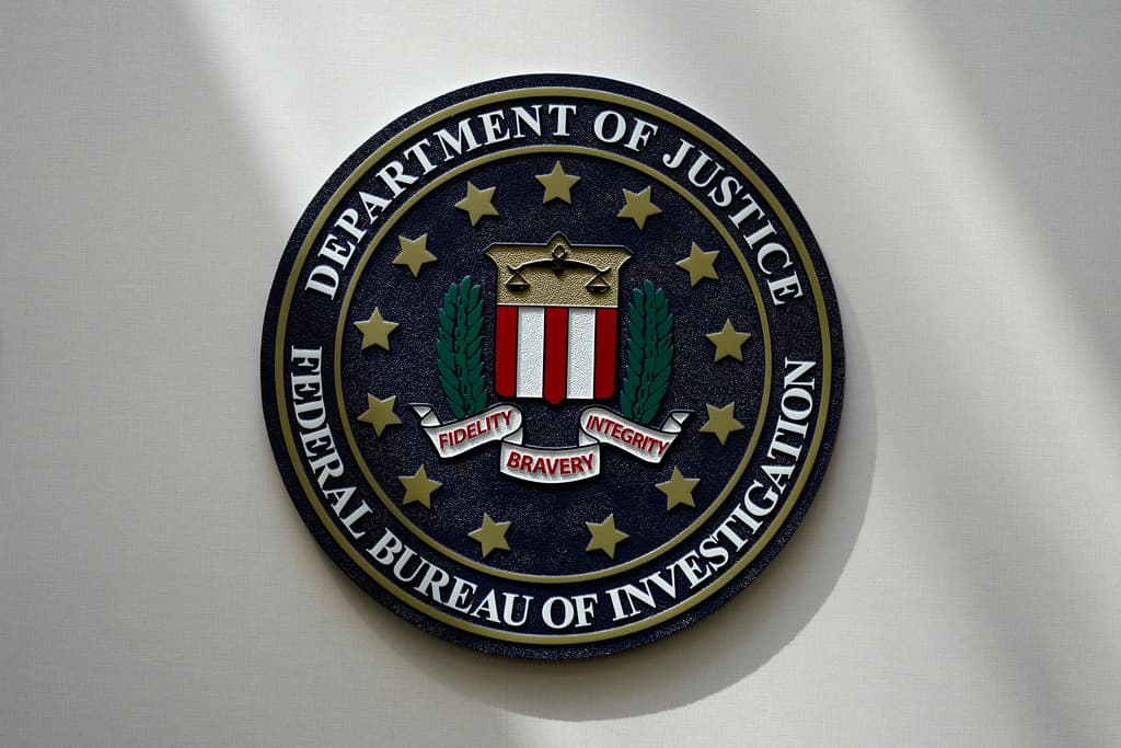 Qué es FISA, la herramienta de espionaje a la que se oponen los republicanos más conservadores tras un llamado de Trump