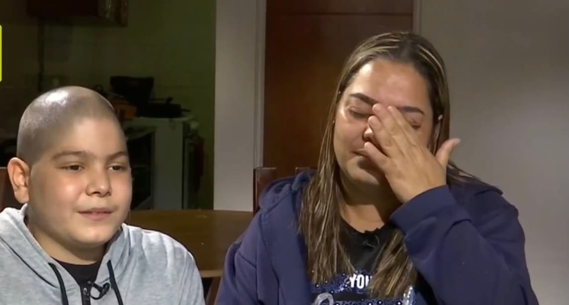 Debido a la precaria situación económica de su familia y ante la imposibilidad de encontrar opciones de salud pública en su país, 
<b>su madre Liseth no dudó ni un poquito y partieron -como pudieron y con muchísimo esfuerzo- hacia Colombia</b>, donde anhela poder encontrar el milagro que ayude a su hijo.