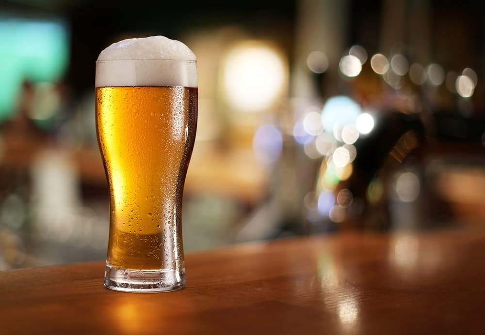 Además, de ingrediente secreto, una botella de cerveza.