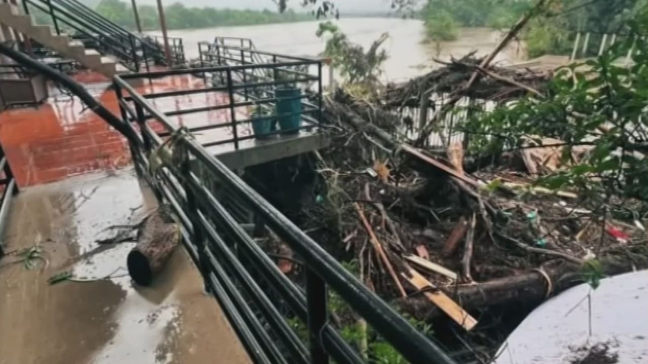 Pareja hispana lo pierde todo tras las inundaciones en Texas: su restaurante quedó destruido