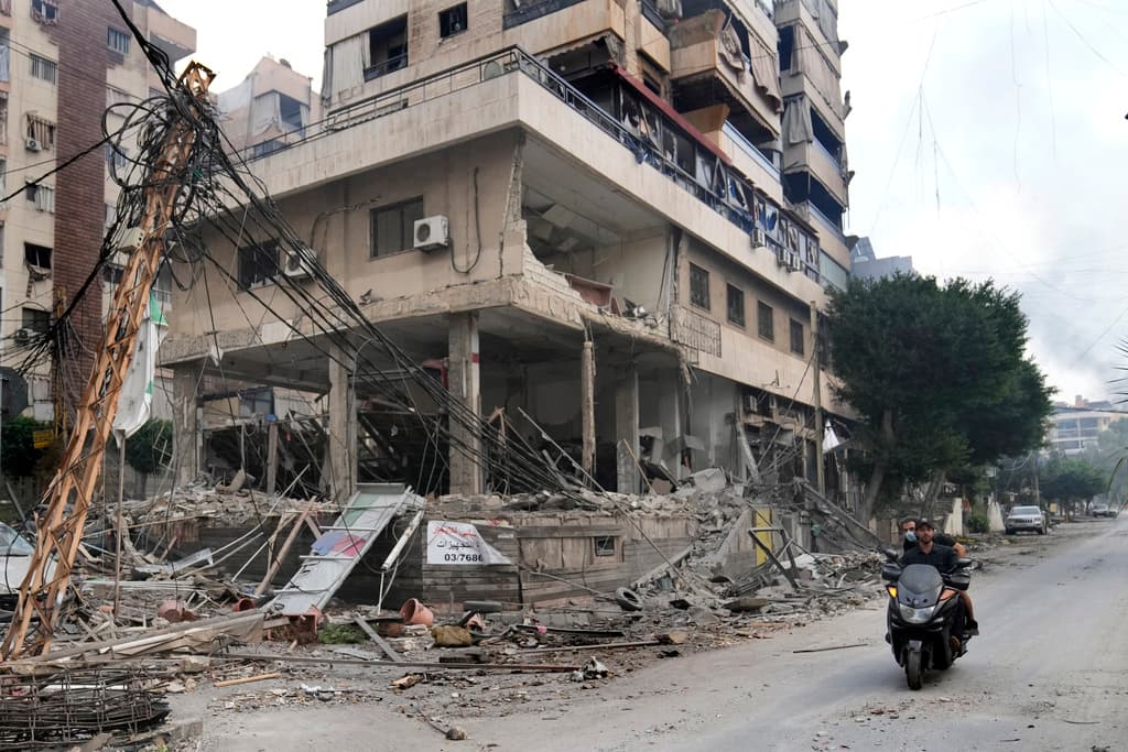 Israel extiende sus guerras en múltiples frentes: la ofensiva contra Hezbollah alcanza ya el suroeste del Líbano