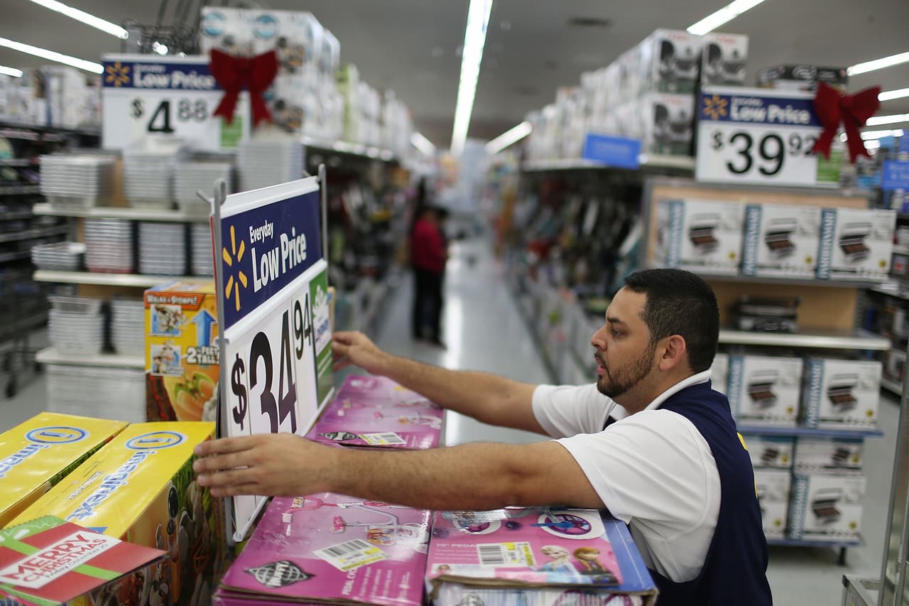 <a href="https://corporate.walmart.com/newsroom/2020/03/19/walmart-announces-special-cash-bonus-and-early-payment-of-q1-bonuses-totaling-nearly-550-million-for-hourly-associates" target="_blank">Walmart</a> informó que "como respuesta a la fuerte demanda en las tiendas”, está contratando a miles de nuevos asociados hasta fines de mayo. 
<a href="https://careers.walmart.com/?utm_source=VanityURL&utm_medium=WalmartCareers" target="_blank">Haz clic aquí </a>para ser dirigido a su sitio de empleos. 
<br>