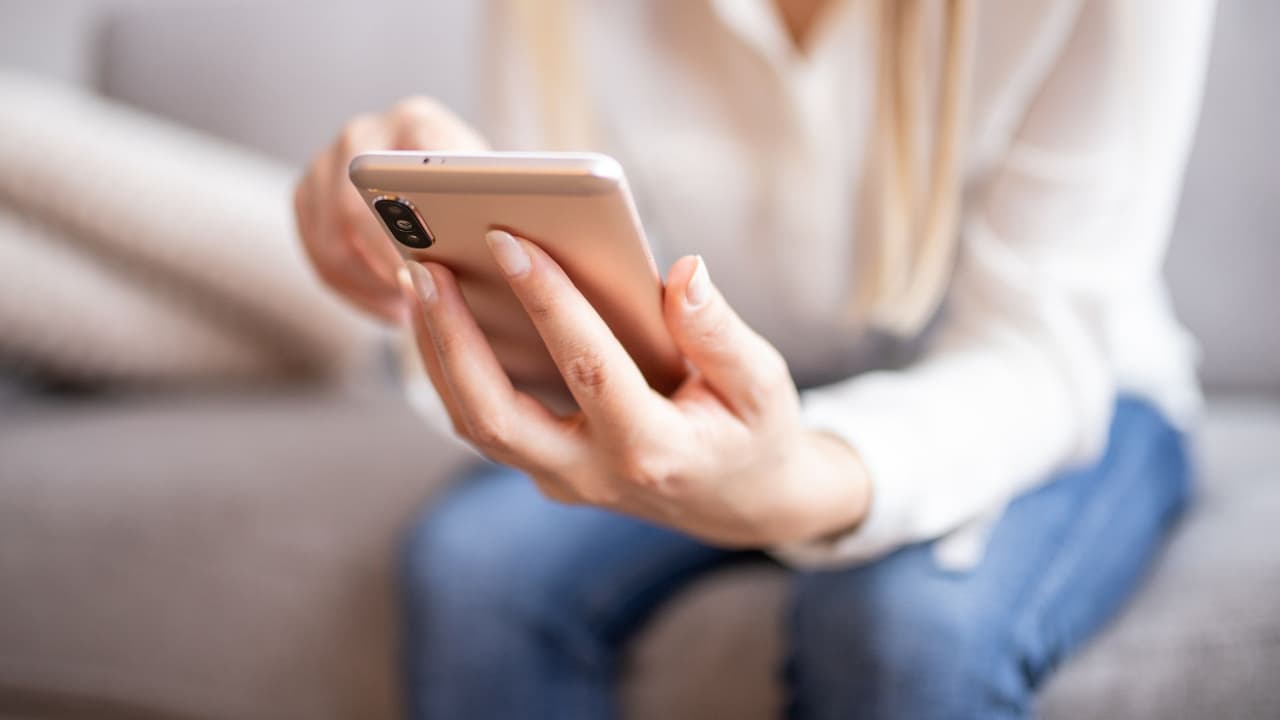 <h3 class="cms-H3-H3">Si necesitas ayuda </h3>
<br>Si tú o alguien que conoces ha sido víctima de abuso en una relación, puedes comunicarte con 
<b><a href="https://espanol.thehotline.org/" target="_blank">la Línea Nacional contra la Violencia Doméstica</a> al 1-800-799-7233</b>. Hay apoyo en español y es completamente confidencial. 
<br>
<b>Este caso está en desarrollo. S</b>eguiremos actualizando conforme avancen las investigaciones.