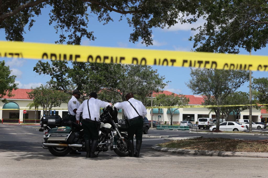 La Policia de Altamonte Springs recibió la llamada de una persona que dijo estaba en la videoconferencia y vio “cuando de repente ella se cayó hacia atrás y ya no respondía”.
