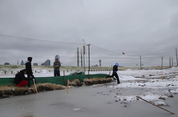 Tuve daños por la tormenta invernal en Texas. 
<b>¿Califico para la asistencia federal FEMA?</b>
<br>
<br>El programa de FEMA es para propietarios de hogares e inquilinos que sufrieron daños por el paso de las tormentas invernales en Texas.
<br>
<br>El Programa de Asistencia Individual de FEMA brinda asistencia financiera y servicios directos para personas y hogares elegibles que tienen necesidades graves y gastos necesarios no asegurados o asegurados por menos del valor real.
<br>