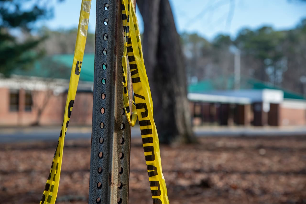 La madre del niño de 6 años que disparó a su maestra en Virginia se declaró culpable de negligencia infantil