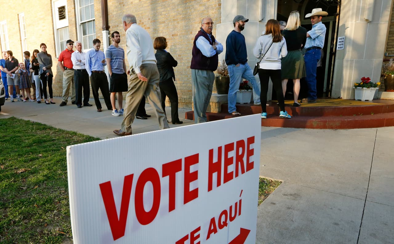 Entre las primarias y el 2 de octubre, más de 400,000 votantes se han registrado en Texas.