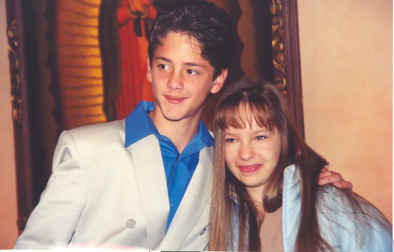 En el 2000 debutó en el mundo de las telenovelas en "Amigos x siempre", una historia infantil que tuvo mucho éxito.