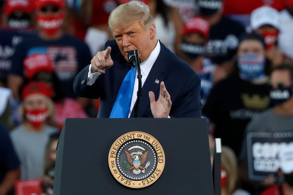 "Tenemos gente estúpida": Trump insulta en un mitin a los republicanos que lo critican