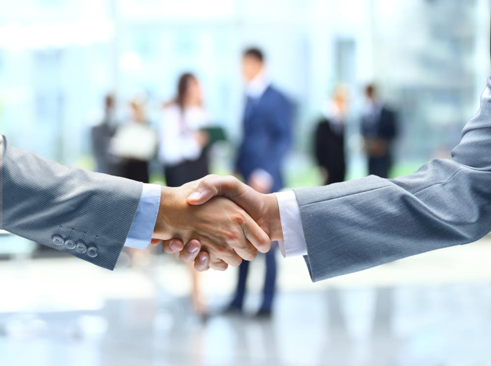 <b>Deja las emociones a un lado</b>: para trabajar en tu propio negocio debes tener la posibilidad de hacerlo con cabeza fría. Sahil recomienda dejar las emociones a un lado cuando se trata de decisiones financieras.