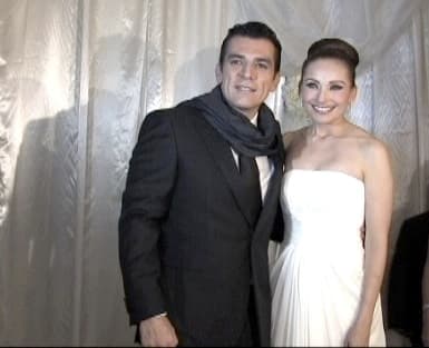 Y fue el 15 de octubre de 2011 cuando se unieron en matrimonio ante las leyes mexicanas por lo civil. 
<b><a href="http://www.univision.com/temas/elizabeth-alvarez">Elizabeth</a></b> viajó a Nueva York junto con su hermana para encontrar el vestido de novia para el gran día.