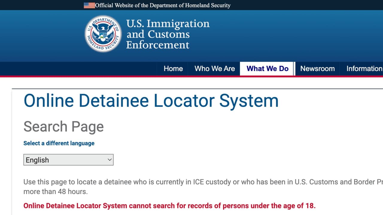 Para comenzar con el proceso, tienes que 
<a href="https://locator.ice.gov/odls/#/search" target="_blank">visitar este enlace</a>. Este sitio es en el que podrás ubicar a la persona que estás buscando, mediante varios métodos. Sigue leyendo para ver los requisitos que debes tener antes de buscarlos.