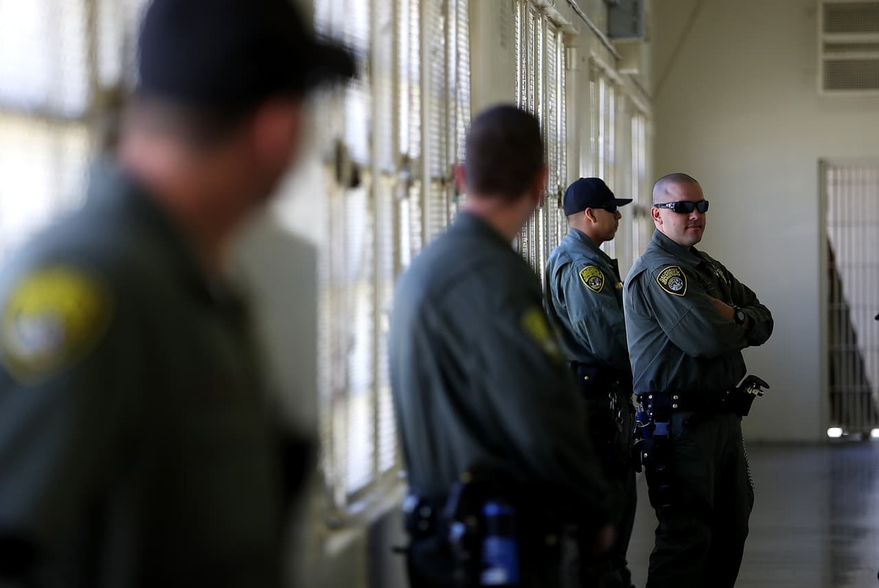 Sindicato de guardias de prisiones en California pide que se detenga la ayuda para Irán en tiempos de coronavirus