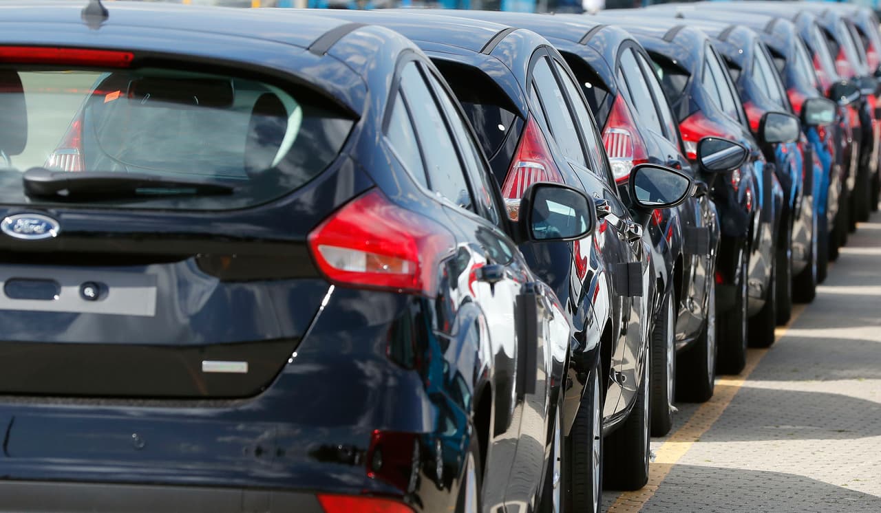 Trump pausa por un mes aranceles a grandes empresas automotrices ante temores de aumento de precios de los carros