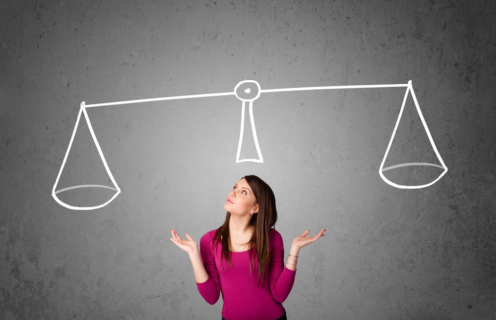 El proceso del yin y del yang las dos polaridades ocurren constantemente en nuestro cuerpo y en general se puede extender a la generalidad de las situaciones que nos rodean. La polaridad negativa induce la positiva, y viceversa. No significa que una sea mala y la otra buena, sino que son cargas diferentes.