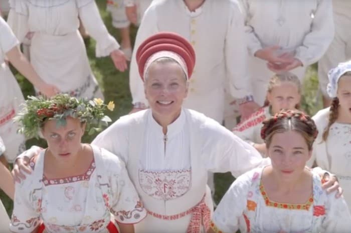 <b>'Midsommar' </b>
<br>Se diferencía de las demás cintas porque en su mayoría tiene escenarios de días soleados, pero resulta igual de aterradora.