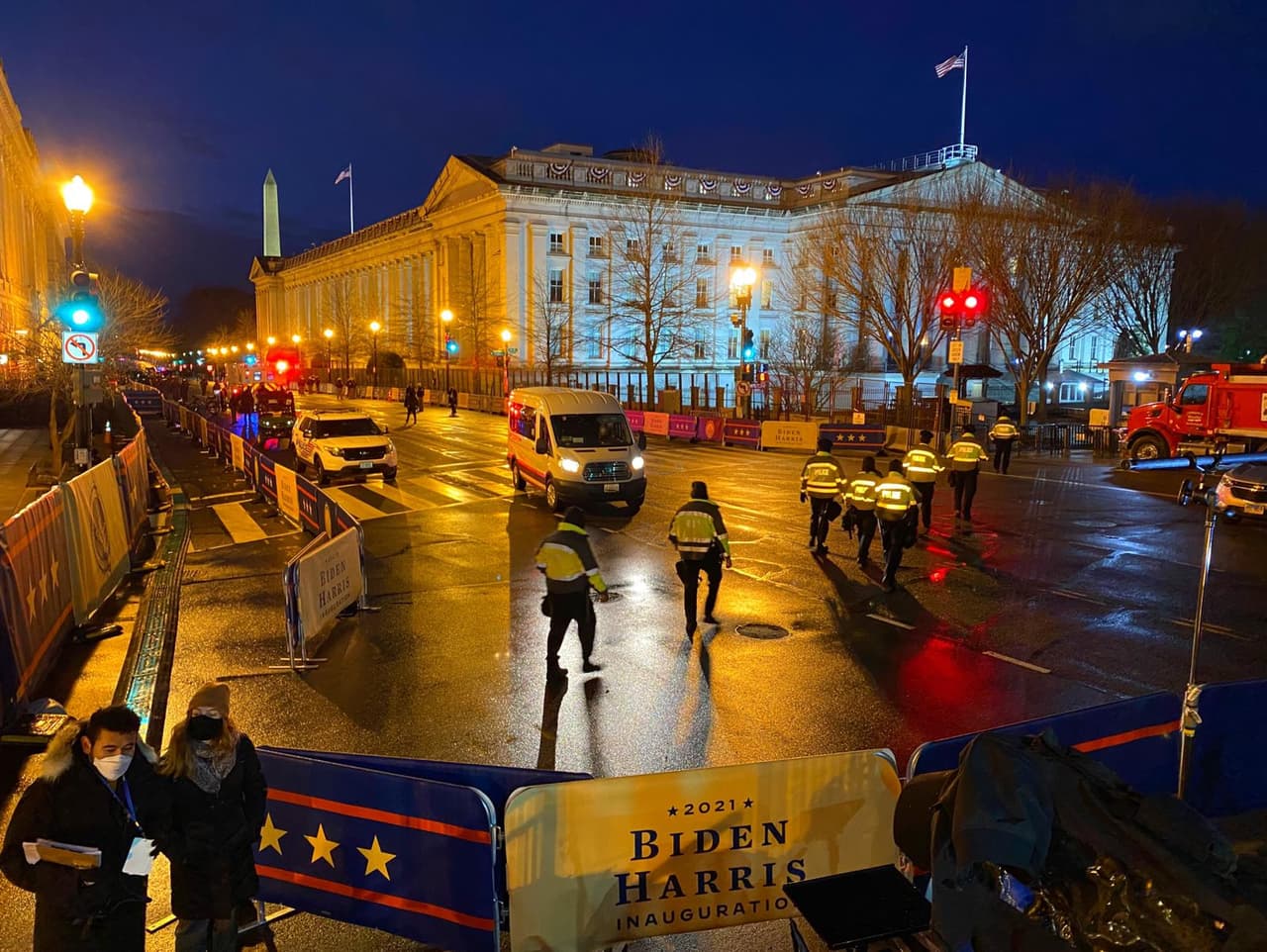 Así amaneció el centro de Washington DC el 20 de enero. 
<a href="https://www.univision.com/temas/donald-trump"><u>Donald Trump</u></a> partirá de la mansión presidencial en la mañana y luego Joe Biden será juramentado como presidente al mediodía frente al capitolio.