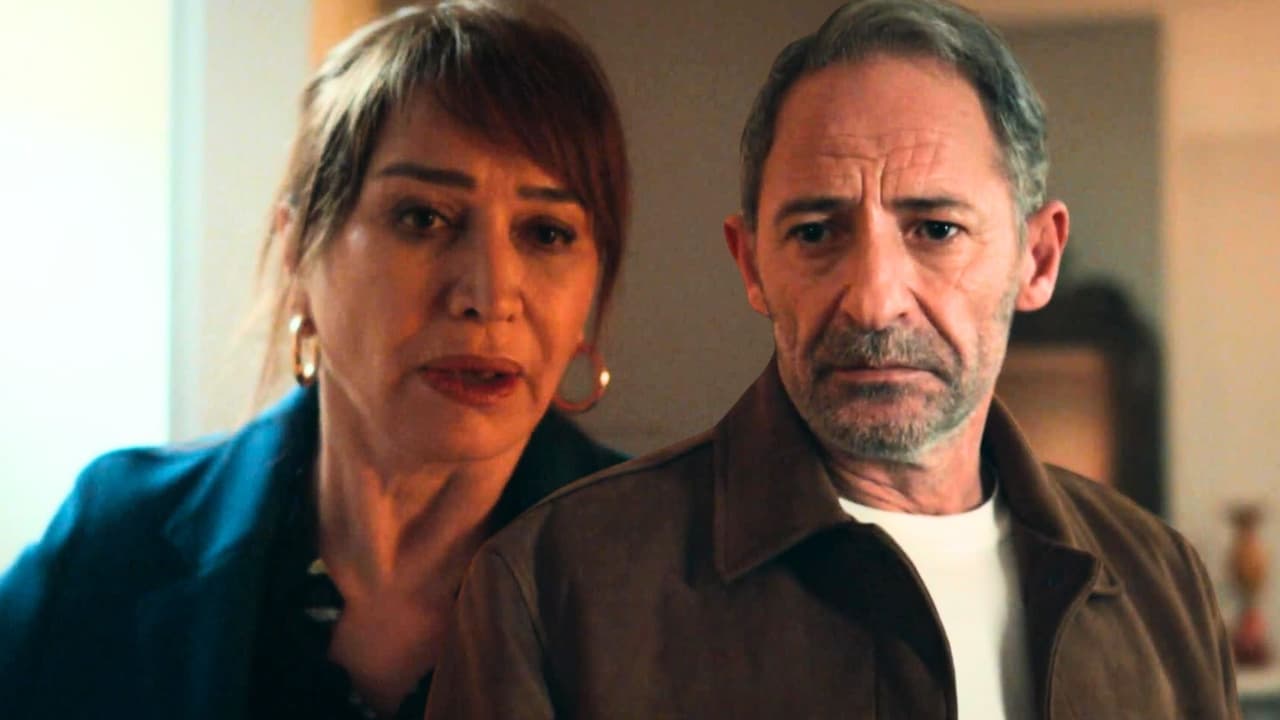 Filiz descubre que Adnan le es infiel a su hija Irmak