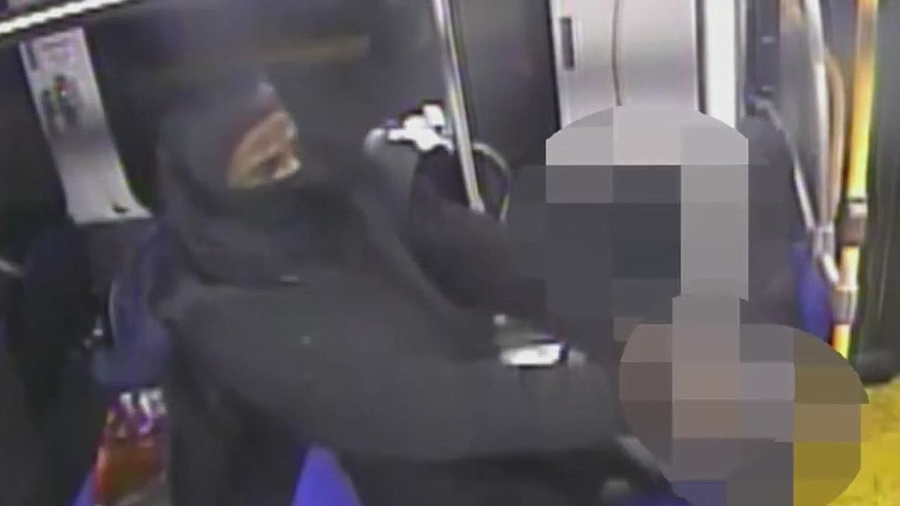 Captan en video al sospechoso de un tiroteo mortal en Metrobus