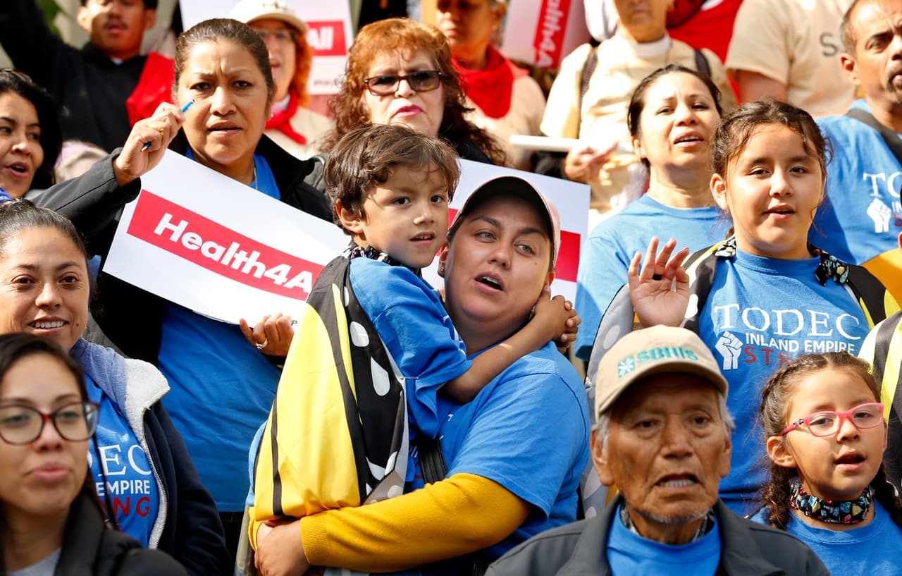 "Jueces y políticos podrán tratar de retrasar nuestro progreso, pero nunca cederemos en nuestra búsqueda de salud garantizada para todos los californianos", afirmó.