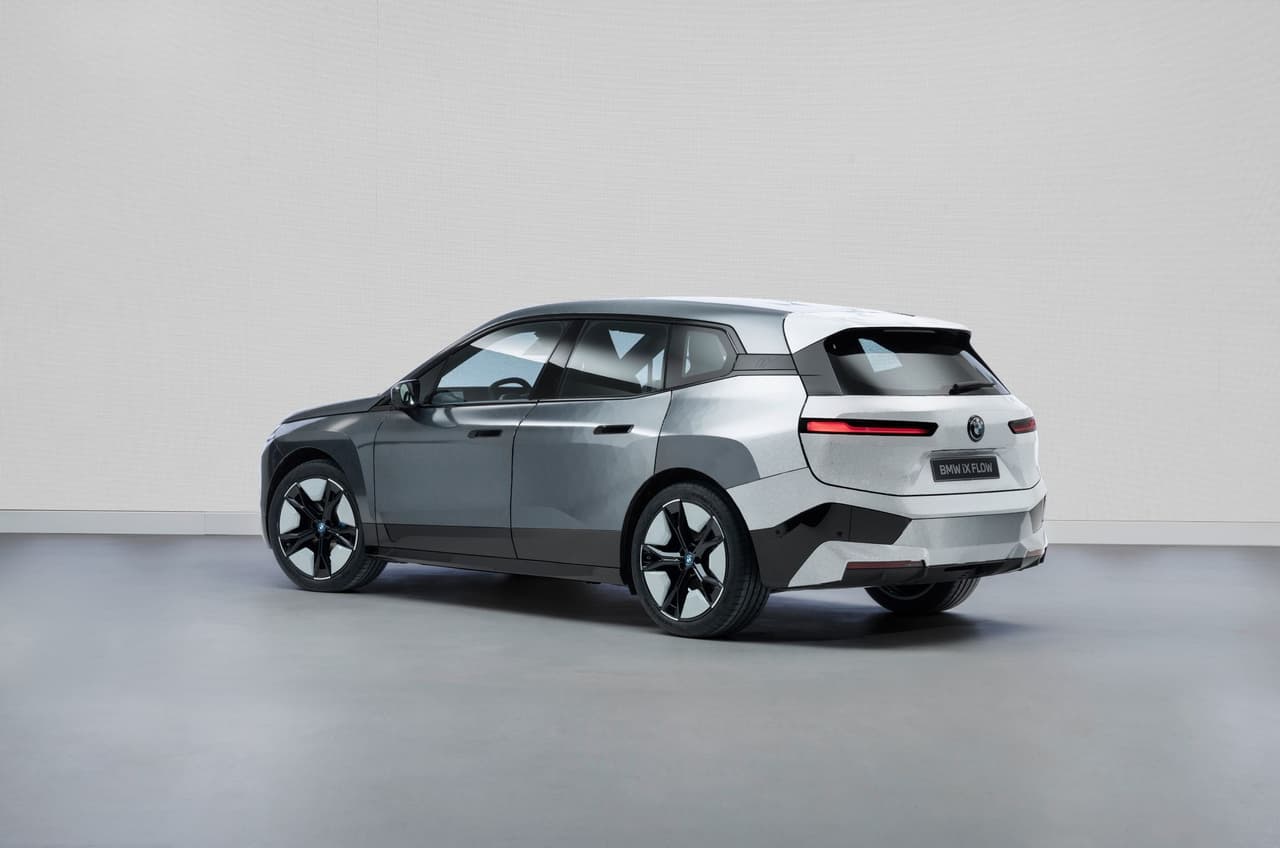 BMW iX Flow Concept