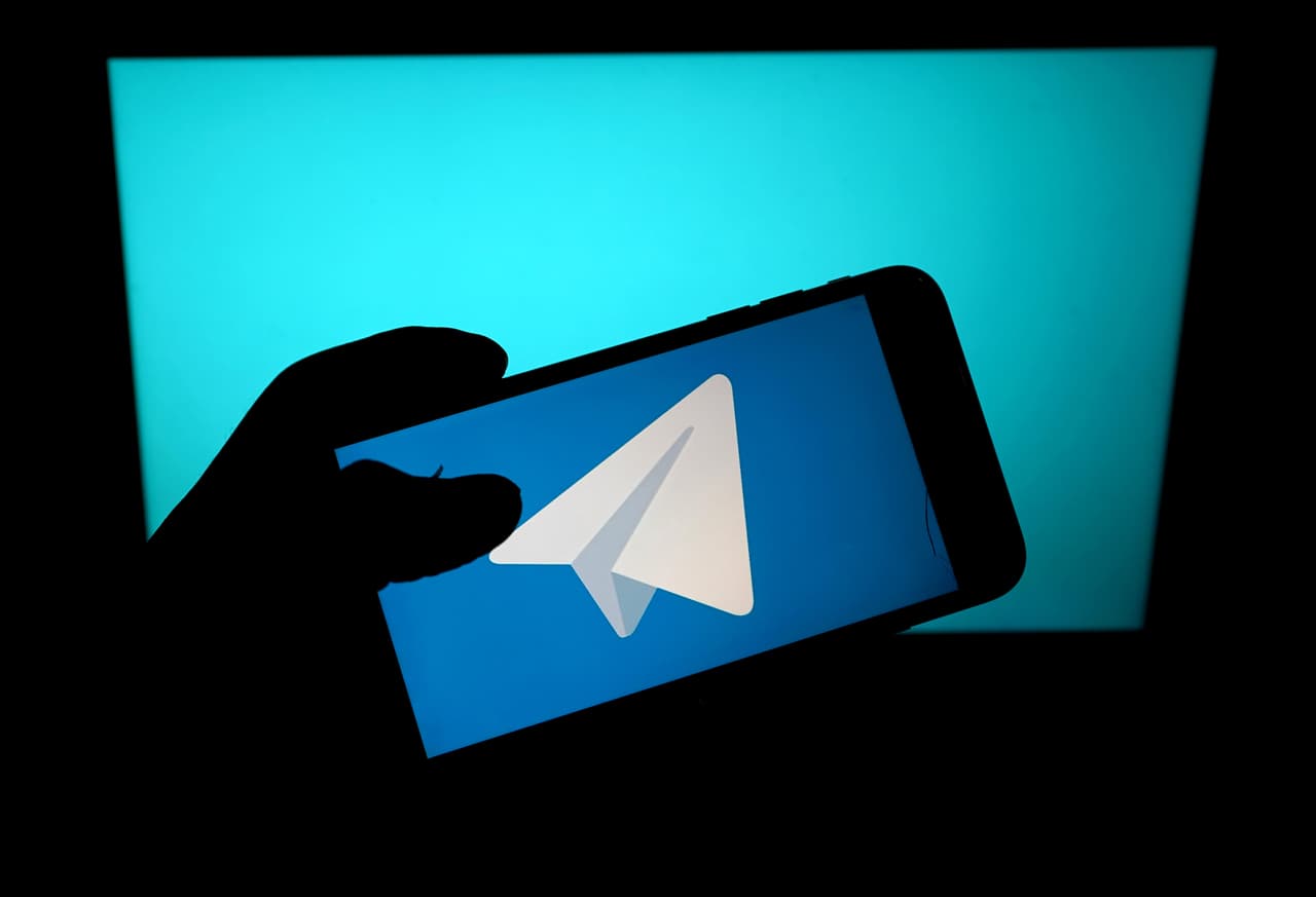 <h3 class="cms-H3-H3">17. Telegram</h3>
<br>
<br>Esta plataforma de mensajería instantánea y de envío de archivos
<b> requiere del 77%</b> de la capacidad del teléfono. 
<br>
<br>
