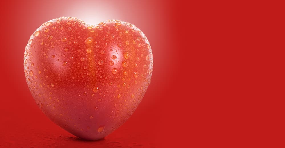 Como podrás imaginarte, entonces su consumo se fue popularizando y comenzó la creencia de que era muy buena para la vida sexual de una pareja, y de ahí nació la historia de que el tomate es un afrodisíaco.