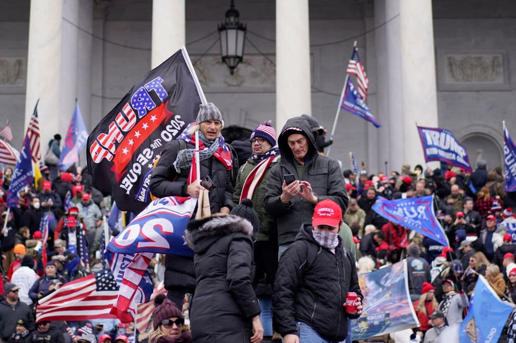 Arrestan a dos hermanos de Arizona por su participación en los disturbios en el Capitolio de EEUU