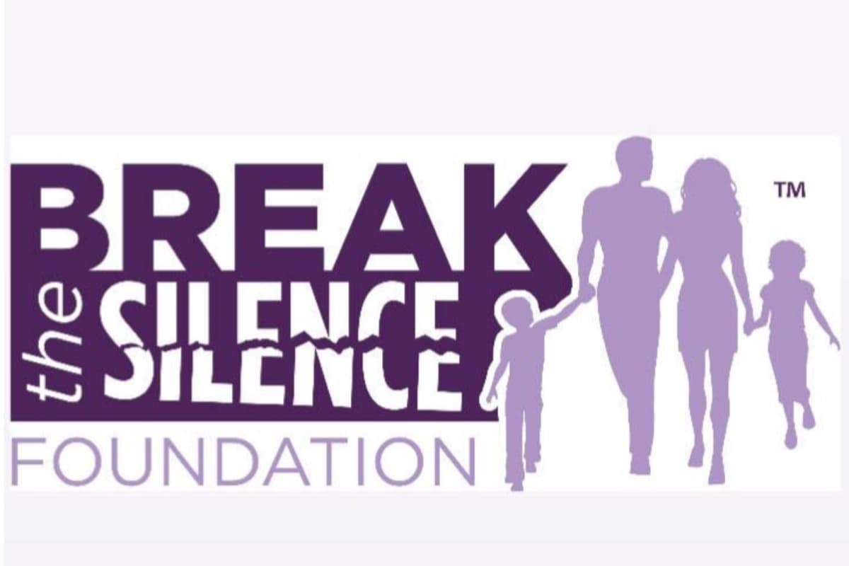 Break the Silence Foundation tiene como objetivo ayudar a las personas que están en una relación abusiva y terminar con la violencia doméstica que viven. El número para llamar es 773-780-0065. Y su sitio web está haciendo 
<b><a href="https://www.breakthesilencefoundation.org/" target="_blank">clic aquí</a></b>.