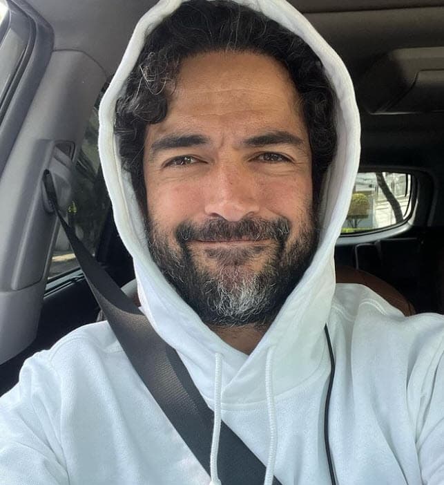 Según los informantes, fue durante el rodaje de 'Que viva México' cuando Vázquez habría escuchado los primeros rumores acerca de la supuesta relación extramarital que su esposo había iniciado con De la Reguera. 
<br>