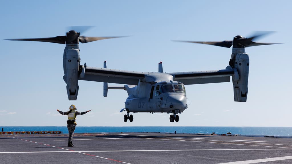 Mueren tres infantes de marina y otros 20 resultan heridos al estrellarse un avión militar en Australia