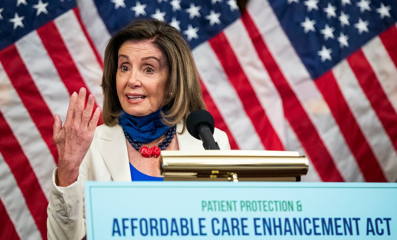 Pelosi anuncia un plan para expandir el Obamacare frente a los intentos de Trump por derogarlo