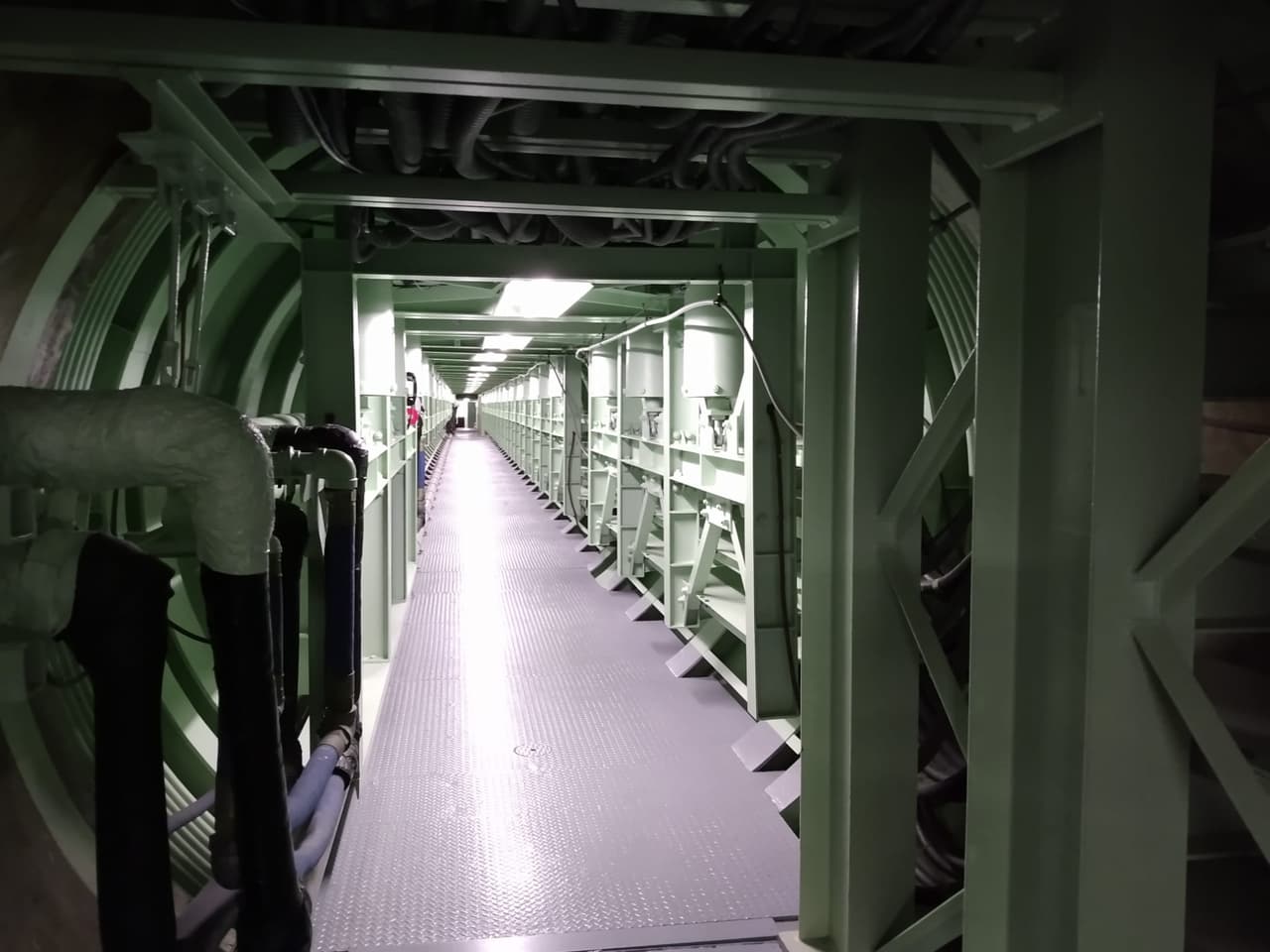 En el Titan Missile Museum, cerca de Tucson, Arizona, los visitantes viajan a través del tiempo para estar en la primera línea de la Guerra Fría. Este sitio de misiles Titan II preservado, oficialmente conocido como complejo 571-7, es todo lo que queda de los 54 sitios de misiles Titan II que estuvieron en alerta en los Estados Unidos desde 1963 hasta 1987.