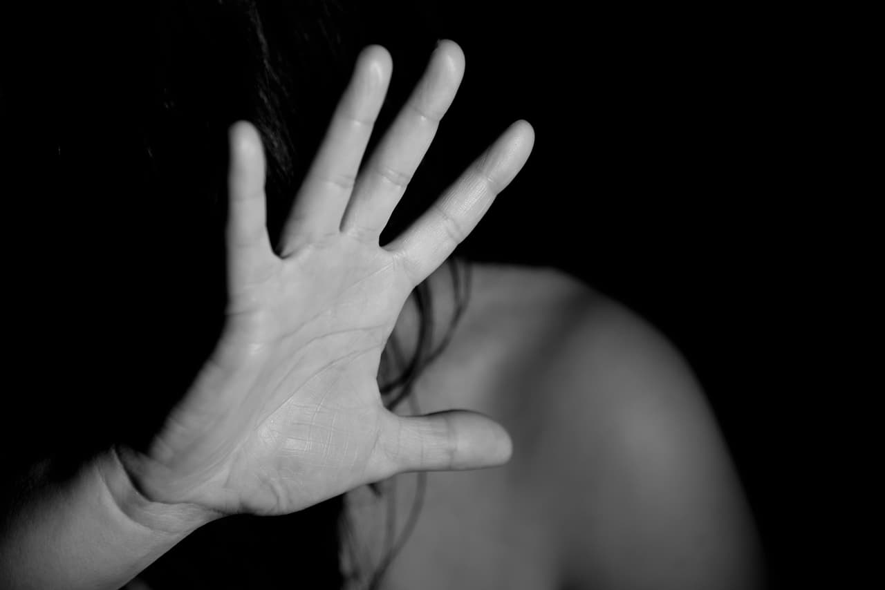 La organización SAFE hizo un llamado para que las personas puedan detectar si son víctimas de violencia de género y qué pueden hacer.