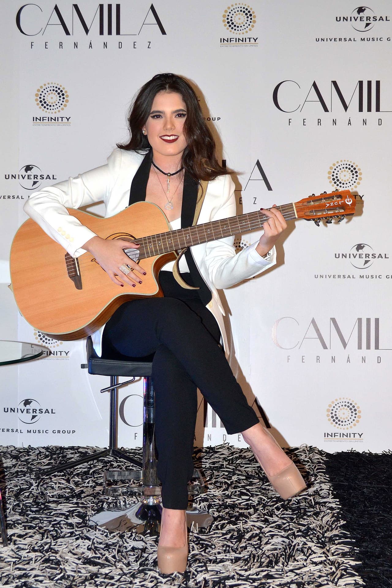 Camila Fernández anunció su carrera como cantante cuando cumplió 18 años, después de firmar con Universal Musica en noviembre de 2015.