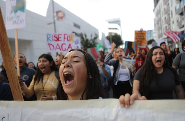 ¿Cuál es el estatus de DACA? ¿Quién decide sobre los permisos de trabajo de miles de beneficiarios?