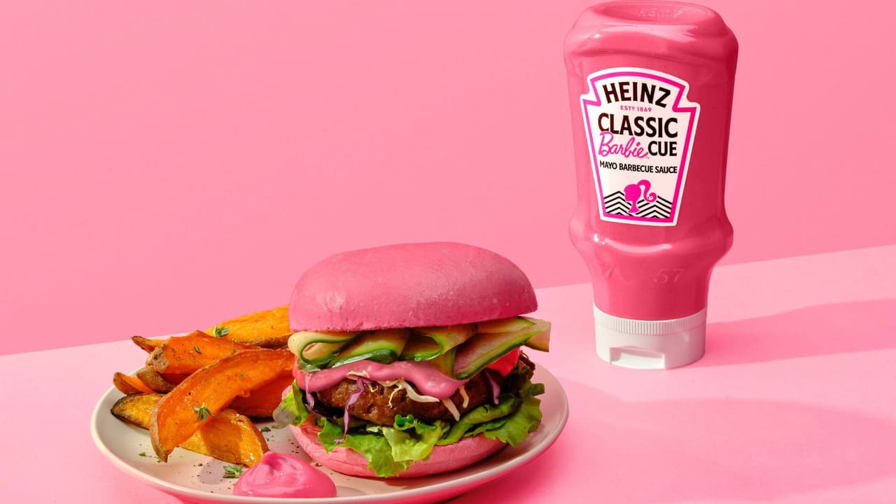 Barbicue de Heinz, así es la deliciosa salsa rosa salida de Barbieland