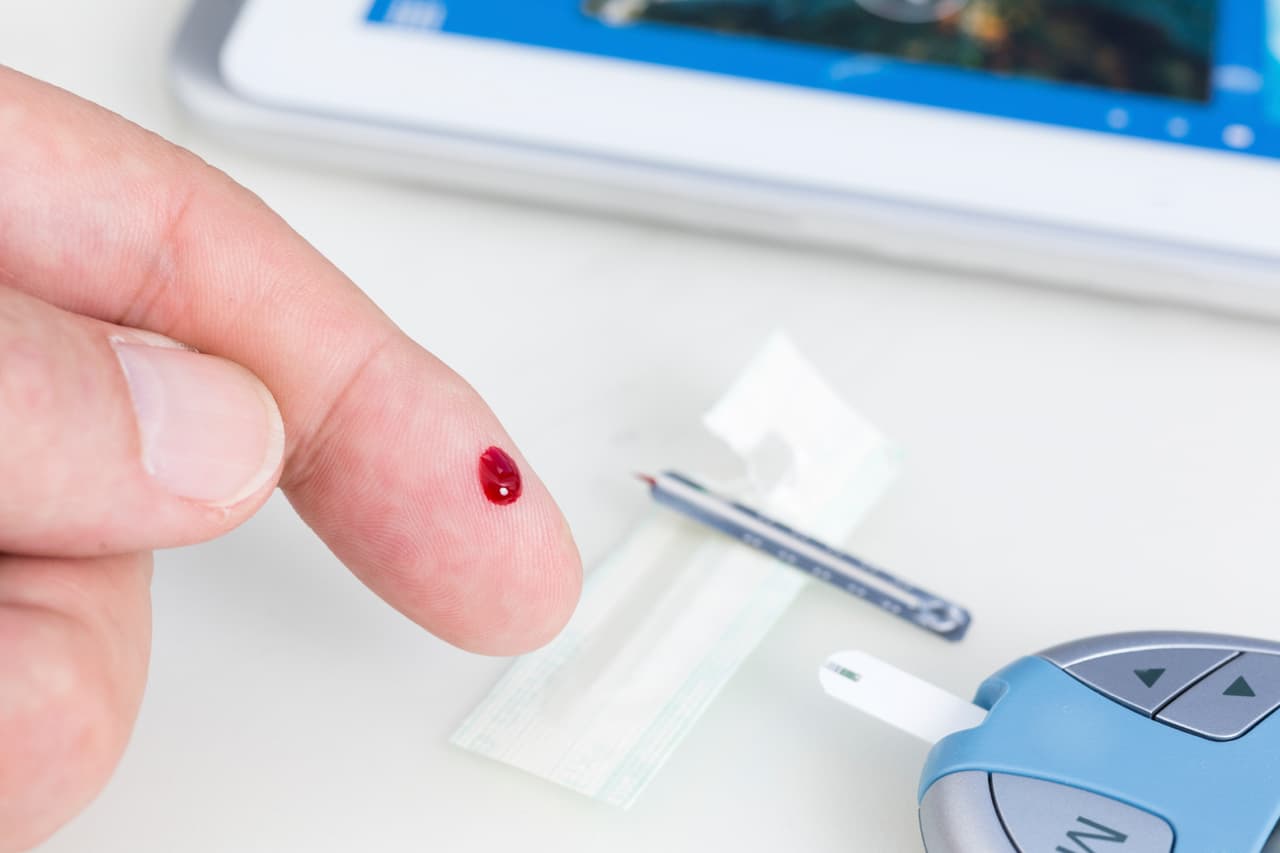 Los pacientes diabéticos buscan controlar sus niveles de glucosa sin los molestos pinchazos.