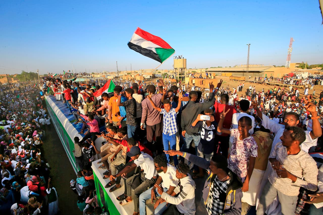 <b>Puesto 7. Atbara, Sudan</b>
<br>
<br>Temperatura promedio anual: 87.7 grados Fahrenheit (30.9 grados centígrados).
<br>
<br>Mes más caliente del año: junio (97.8 grados Fahrenheit o 36.5 grados centígrados en promedio). 
<br>
<br>Mes más caluroso de la última década: junio de 2016 (99.5 grados Fahrenheit o 37.5 grados centígrados en promedio).
<br>