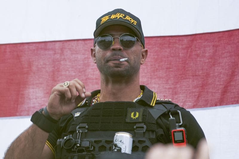 Enrique Tarrio, el líder de los Proud Boys, es sentenciado a más de 5 meses en prisión