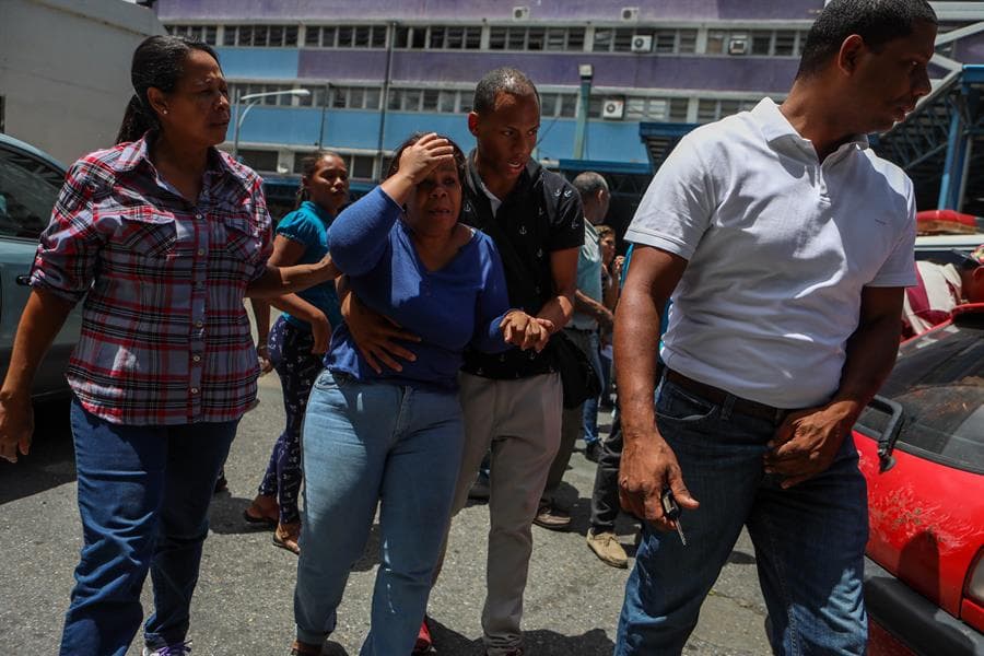 Al lugar asistieron medio millar de personas. La avalancha se produjo durante una pelea entre un grupo de invitados, cuando uno de ellos hizo estallar una bomba lacrimógena en el local, que tenía pocas vías de evacuación.