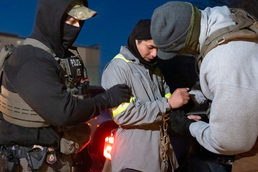 “Hablemos de Inmigración”: El zar de la frontera amenaza con "llevar el infierno a Boston"