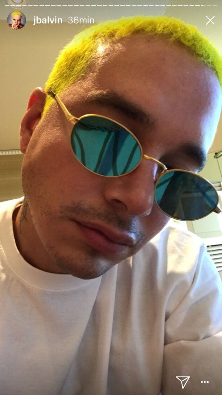 A la mañana siguiente de la fiesta de Latin GRAMMY, JBalvin compartió con sus fans una imagen en el que se le ven las huellas de las desveladas por más que use gafas oscuras. Y es que ser uno de los ídolos del momento no debe ser nada fácil. 
<br>