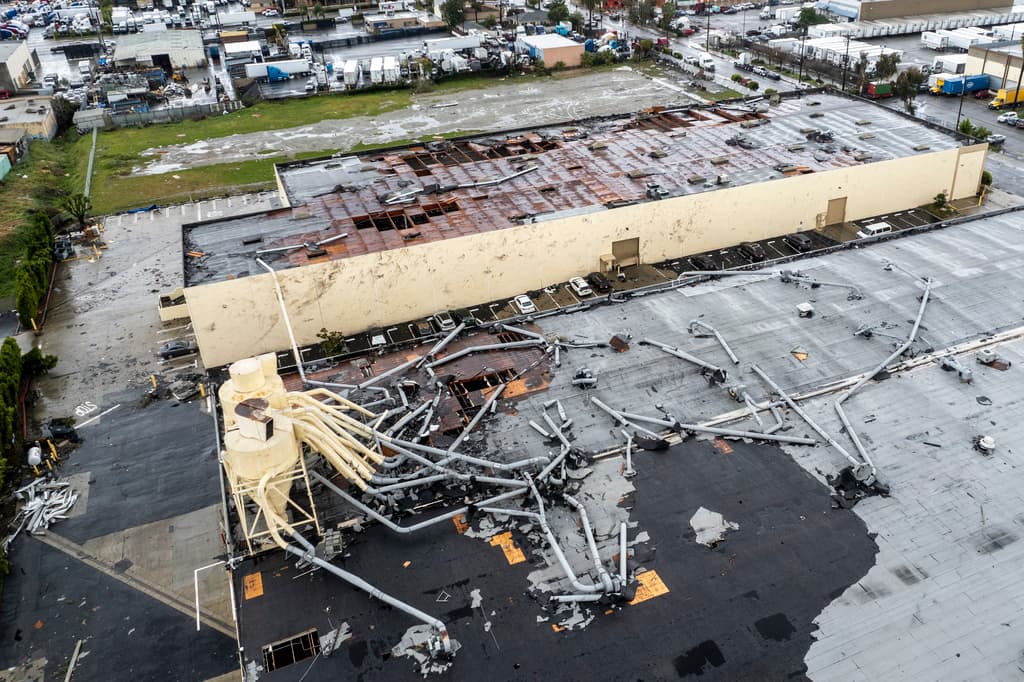 De acuerdo con el Servicio Meteorológico Nacional, el 
<a href="https://www.univision.com/local/los-angeles-kmex/local/los-angeles-kmex/confirma-tornado-en-el-area-de-montebello-al-este-de-los-angeles-video" target="_blank">tornado en Montebello</a> ha sido el más fuerte reportado en California desde 1983.