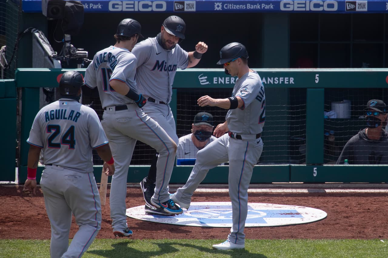 En el equipo de los Marlins hay 8 jugadores y dos entrenadores contagiados con coronavirus.